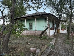 Casa Batraneasca Din Piatra Cu Curte 2042mp