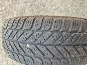 Set 2 anvelope iarnă 185/60/r14. 150 ron