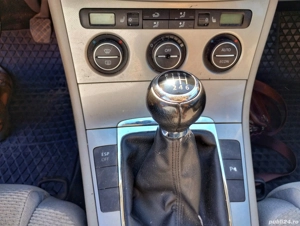 Volkswagen Passat 1.6 FSI 115 CP - imagine 5