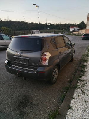 Toyota Corola Verso  - imagine 2