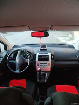 Toyota Corola Verso  - imagine 5