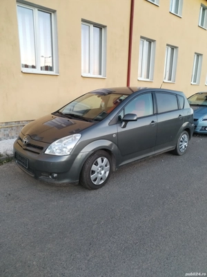 Toyota Corola Verso  - imagine 4