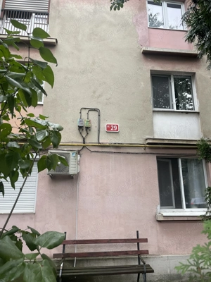 Victoriei 29, vis a vis de Prajiturile Fredy ,garaj de inchiriat, 50 euro luna