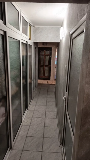 De vanzare apartament 3 camere decomandat zona I.C Frimu - imagine 2