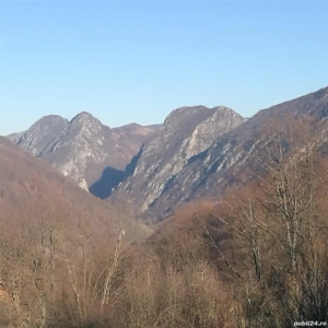 Vând pământ în interiorul parcului DOMOGLED la 20 km de HERCULANE