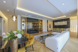 Vila in ansamblu exclusivist cu finisaje si dotări premium