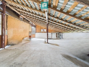 Casă și centru comercial, în localitatea Lazuri - imagine 9