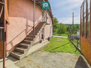 Casă și centru comercial, în localitatea Lazuri - imagine 10