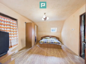 Casă și centru comercial, în localitatea Lazuri - imagine 5