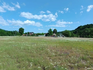 Teren de vânzare intravilan 725 mp deal-munte