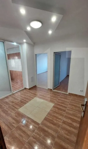 Apartament cu 4 camere, 80 mp, renovat, zona Berceni - negociabil