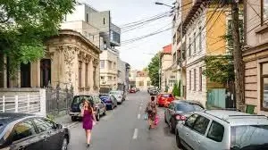 Vila Spatioasa Piata Romana