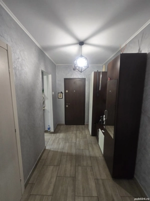 De vanzare apartament 3 camere, etaj 1 4, foarte aproape de metrou 1 Decembrie