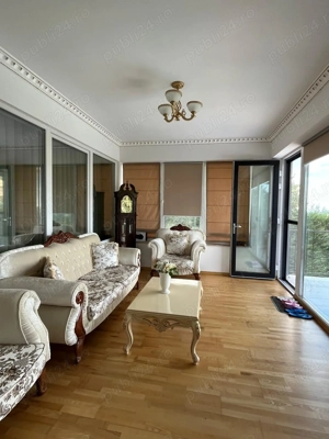 Vilă cu 7 camere, P+E, Piscină, 1102mp teren, Dealuri, Oradea. - imagine 17