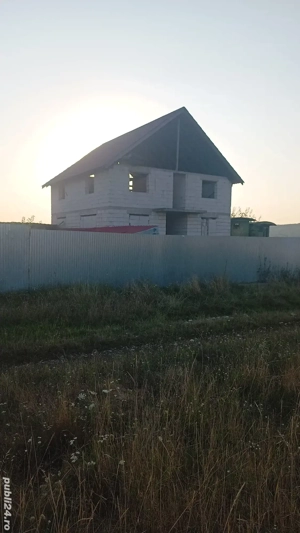 Casa cu etaj in rosu  in Osorhei - imagine 3