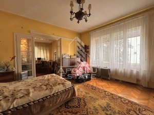 Apartament 3 camere spatios, in zona Ultracentrala cu garaj - imagine 2