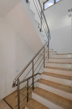 Salajan - vila superba cu 2 etaje - 7 camere - curte libera 232mp - imagine 11