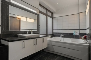 Salajan - vila superba cu 2 etaje - 7 camere - curte libera 232mp - imagine 14