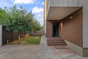 Salajan - vila superba cu 2 etaje - 7 camere - curte libera 232mp - imagine 3