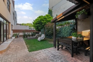 Salajan - vila superba cu 2 etaje - 7 camere - curte libera 232mp