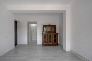 O proprietate imobiliară deosebită, formată din casă și mult teren!  - imagine 16