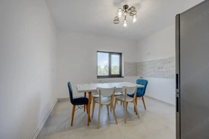 O proprietate imobiliară deosebită, formată din casă și mult teren!  - imagine 14