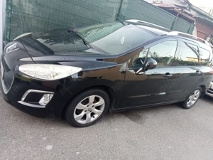Vind auto PEUGEOT 308 an 2015 cu numai  113000 KM . motor diesel 1600 cm cu un consum mediu de 5%