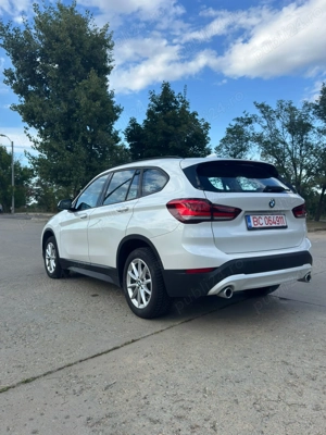 BMW X1 SDrive18d, an 2022, 150 CP, cutie automată, 90.000 km - imagine 4