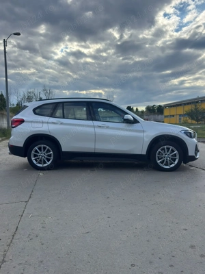 BMW X1 SDrive18d, an 2022, 150 CP, cutie automată, 90.000 km - imagine 3