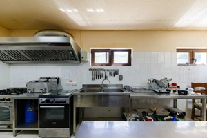 Pensiune de vanzare - Poiana Marului - Comision 0% - imagine 15