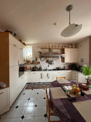 Vilă cu 6 camere, 5 băi, piscină, garaj, Strada Colinelor, Oradea. - imagine 10