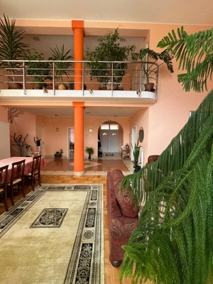 Vilă cu 6 camere, 5 băi, piscină, garaj, Strada Colinelor, Oradea. - imagine 3