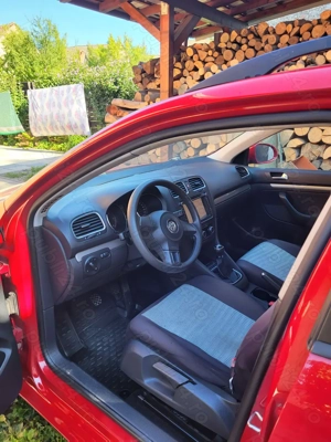 Vând golf 6 , motor 1,6   105 că,  191500 km , an 2010 2011 - imagine 8