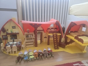 Căsuța piticilor a lui Albă ca Zăpada 