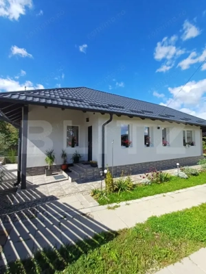 Casa individuala renovata, 3 camere, teren 1252 mp in Moldovenesti