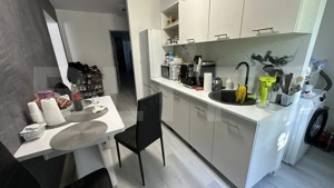 Apartament cu 3 camere, decomandat, cu 2 bai, 70 mp,  - imagine 5