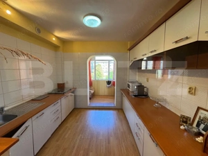 Apartament de 2 camere, decomandat, etaj intermediar, zona Casa Shaorma 