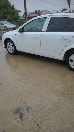 Opel Astra H 2010 - imagine 2