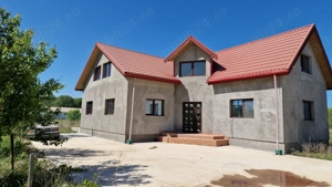 Casă de vânzare în Spătaru - imagine 3