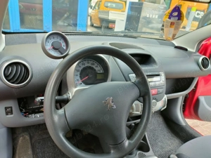 Vând Peugeot 107, cutie de viteze automată, an fabricație 2007, 2 uși.  Mașina intretinuta. - imagine 6 Vând Peugeot 107, cutie de viteze automată, an fabricație 2007, 2 uși.  Mașina intretinuta. - imagine 6