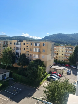 Anunț imobiliar apartament  cu 2 camere semidecomandat 