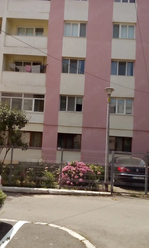 De vanzare apartament 4 camere cu garaj, central,Targu Jiu