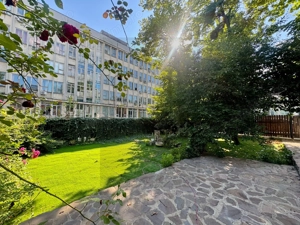 Spre Vânzare Proprietate remarcabilă cu 6 camere în inima Iașului !