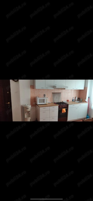 Inchiriez apartament 3 camere.