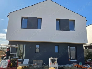 Proprietar vand casa tip duplex P+E