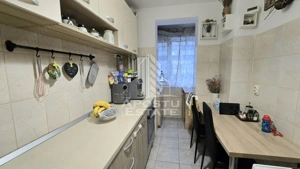 Apartament 3 camere, centrala proprie, etaj intermediar + garaj, Dacia