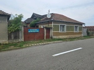 Vand casa loc SUMUGIU, sc 200 mp , parte casa noua la rosu , teren 2670 mp, la sosea, front mare - imagine 2