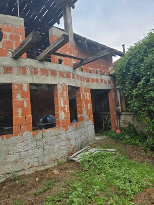 Vand casa loc SUMUGIU, sc 200 mp , parte casa noua la rosu , teren 2670 mp, la sosea, front mare - imagine 11