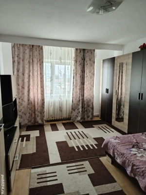 închiriez garsonieră 