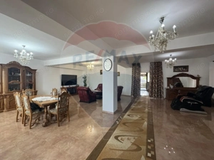 Casă / Vilă cu 6 camere de vânzare - imagine 4